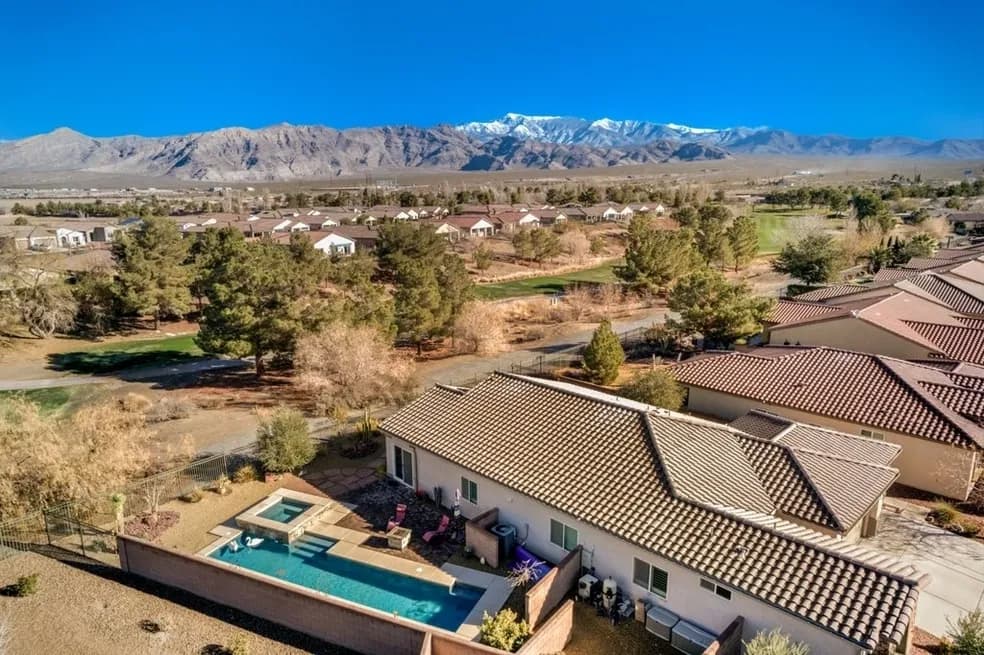 Desert home with private pool, spa, and golf fairway views